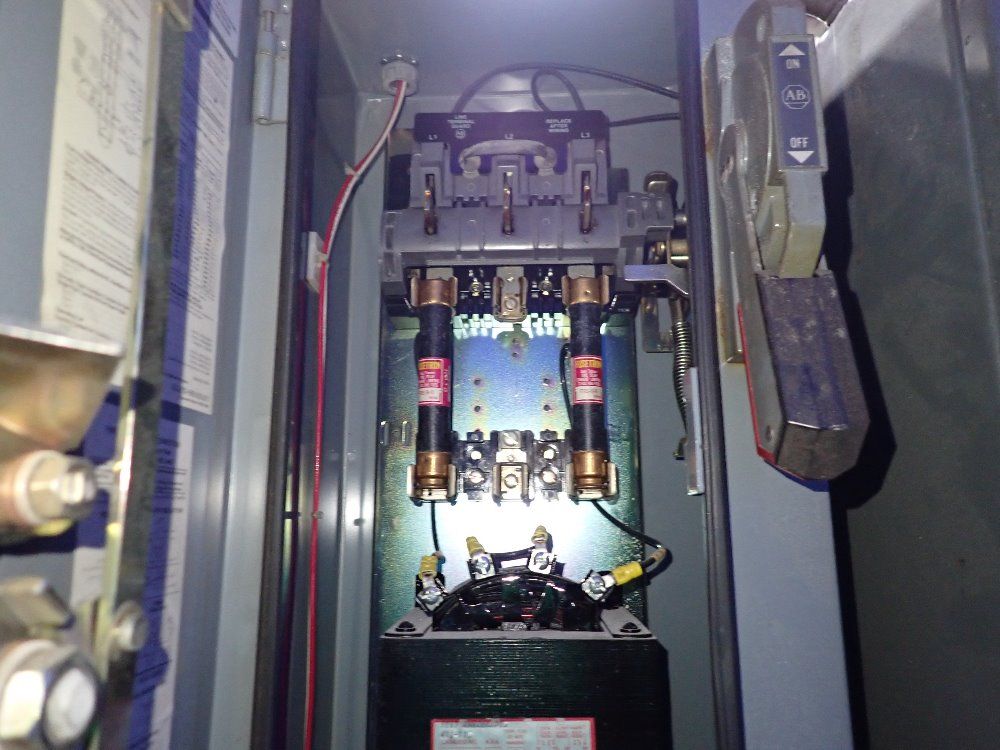 Universal Universal Blast Cabinet