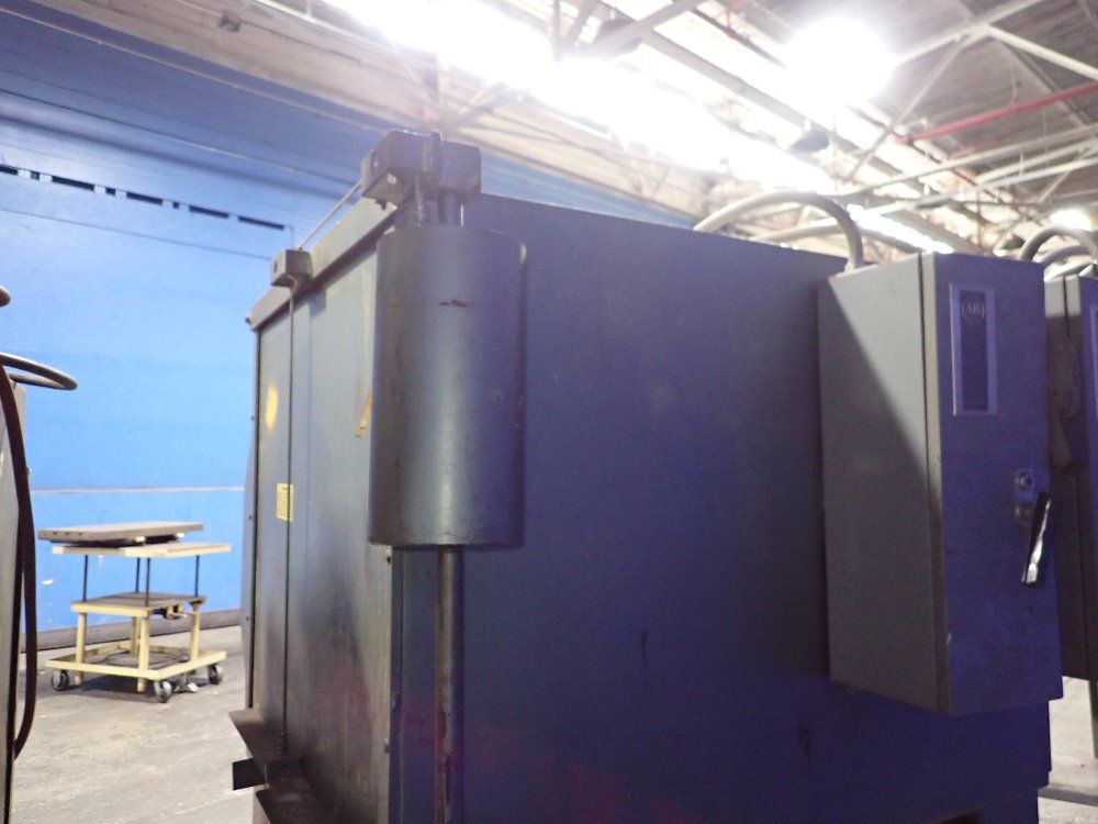 Universal Universal Blast Cabinet