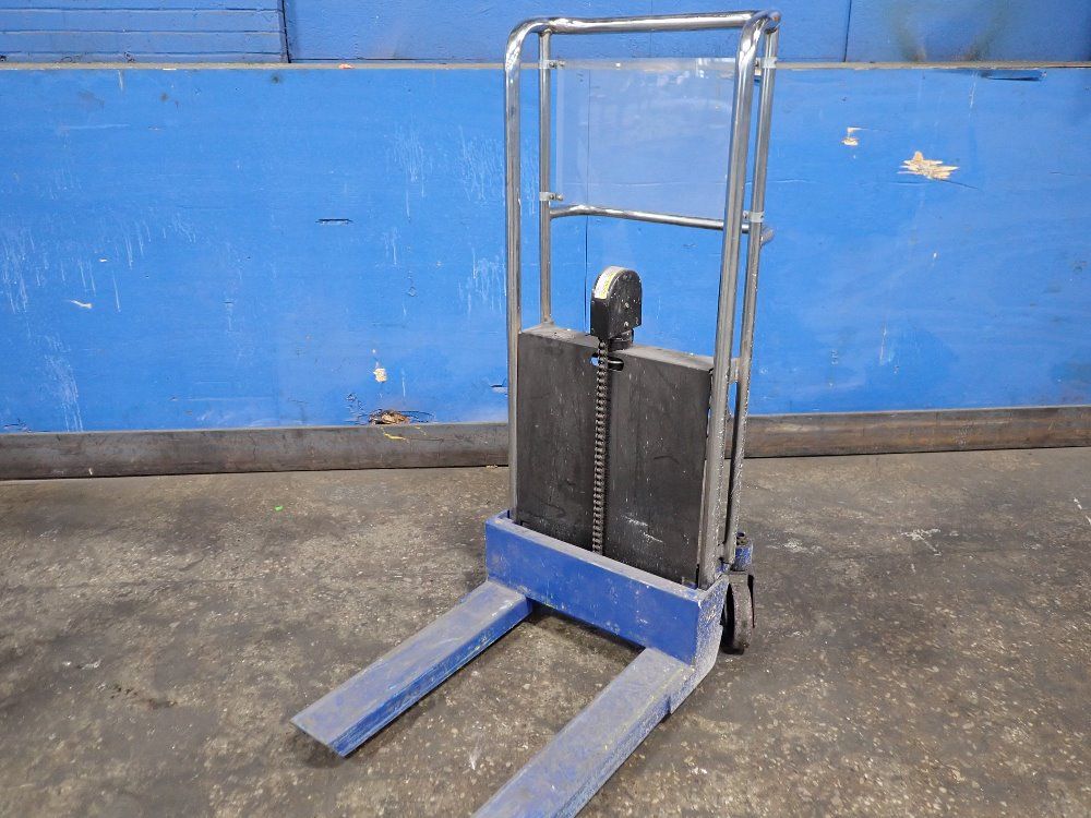 Vestil Staddle Lift