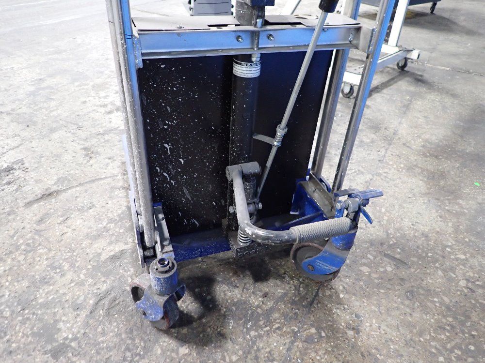 Vestil Staddle Lift