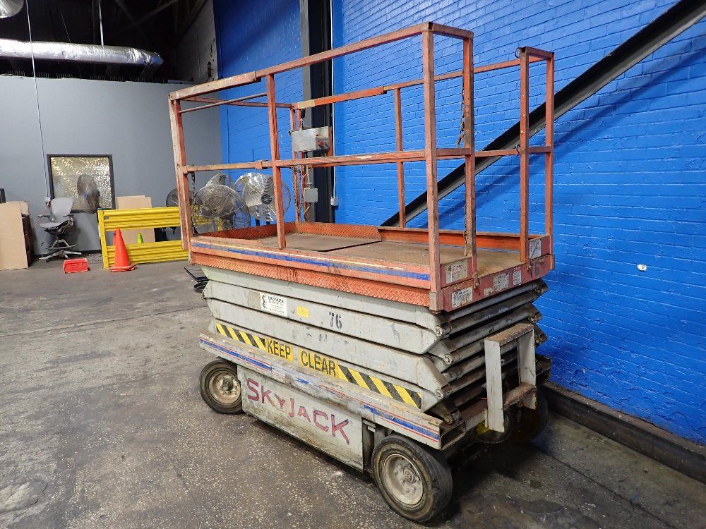 Sky Jack Scissor Lift