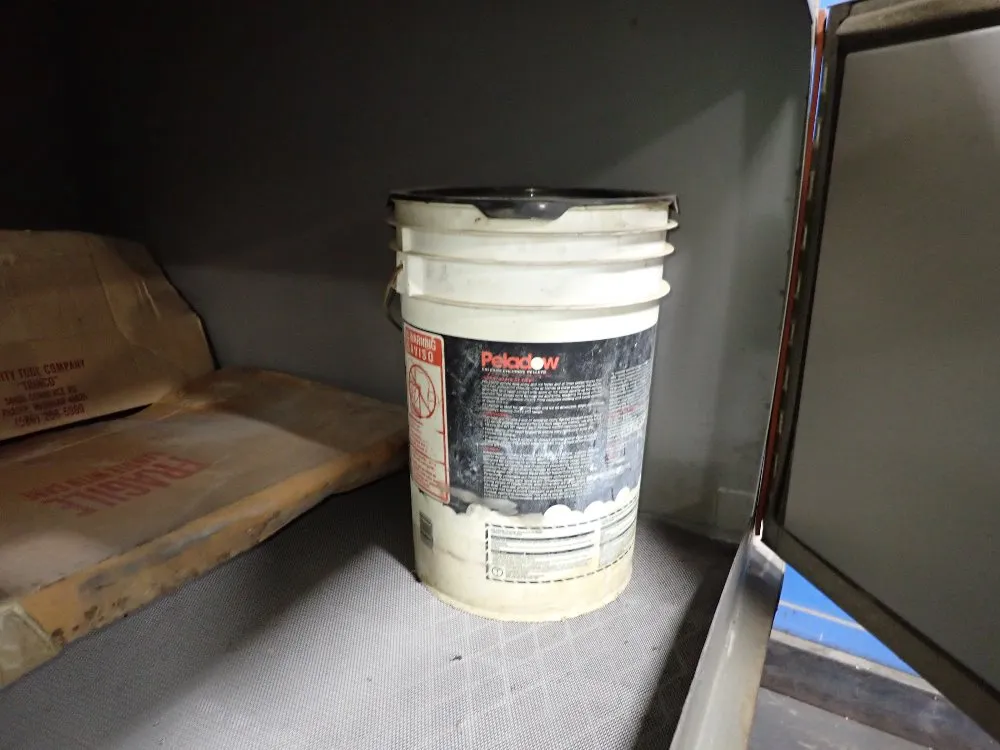 Trinco Trinco 48x48slpc Blast Cabinet