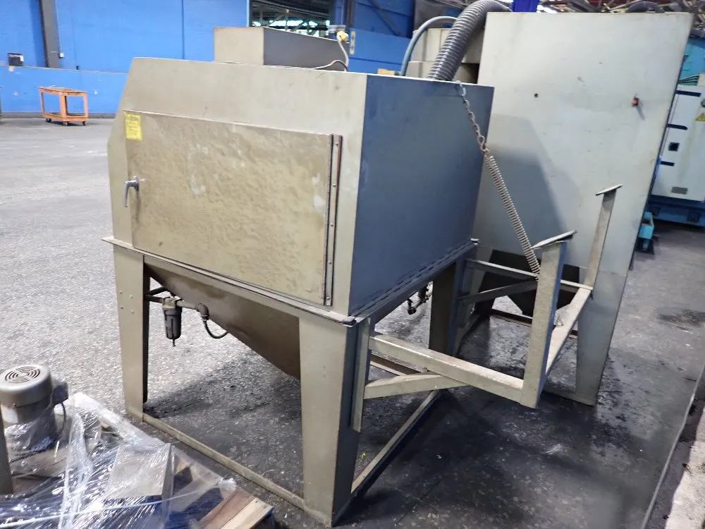 Trinco Trinco 48x48slpc Blast Cabinet