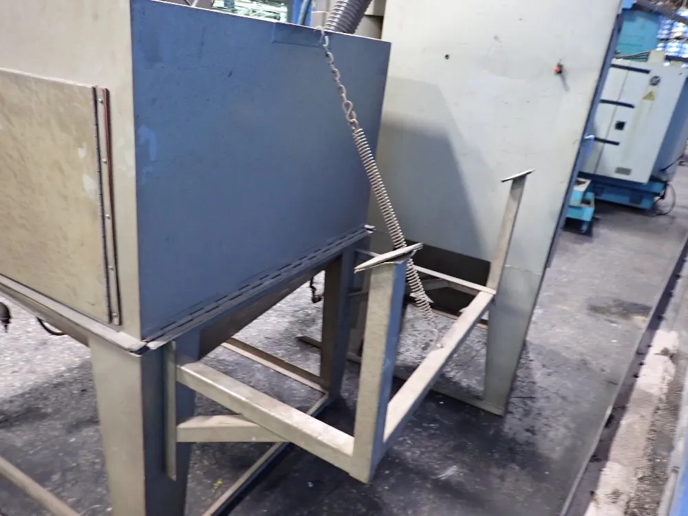 Trinco Trinco 48x48slpc Blast Cabinet