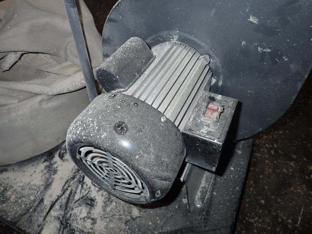 Central Machinery Dust Collector