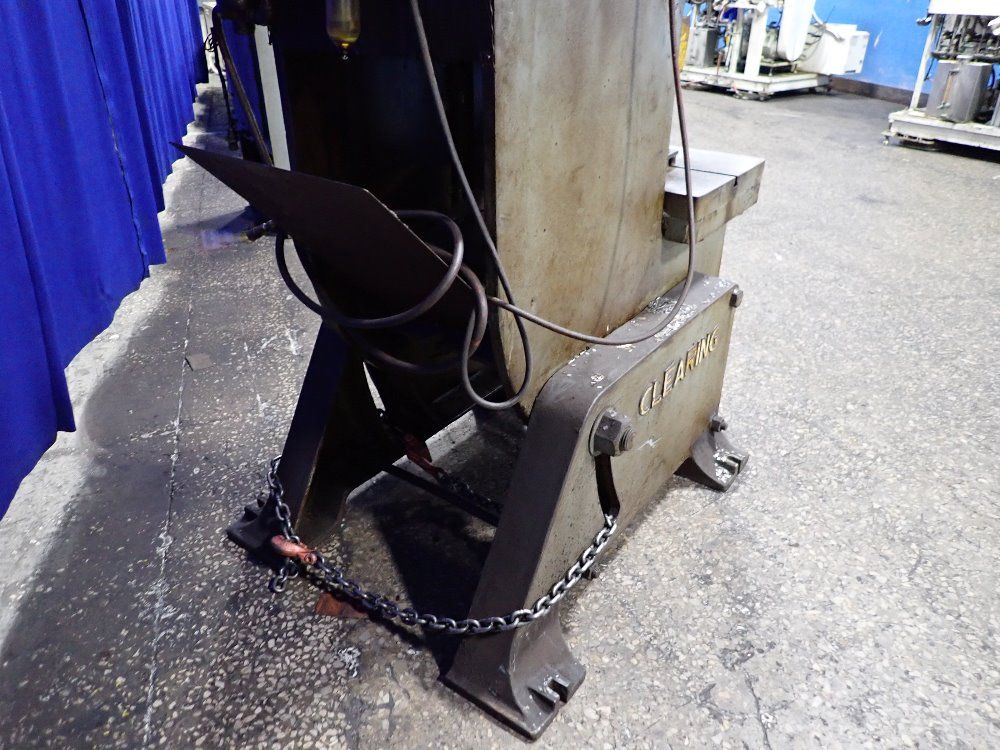 Clearing Machining Corp Clearing Machining Corp 45 Punch Press