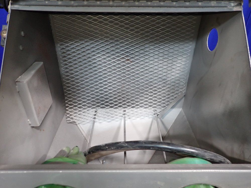  Blast Cabinet