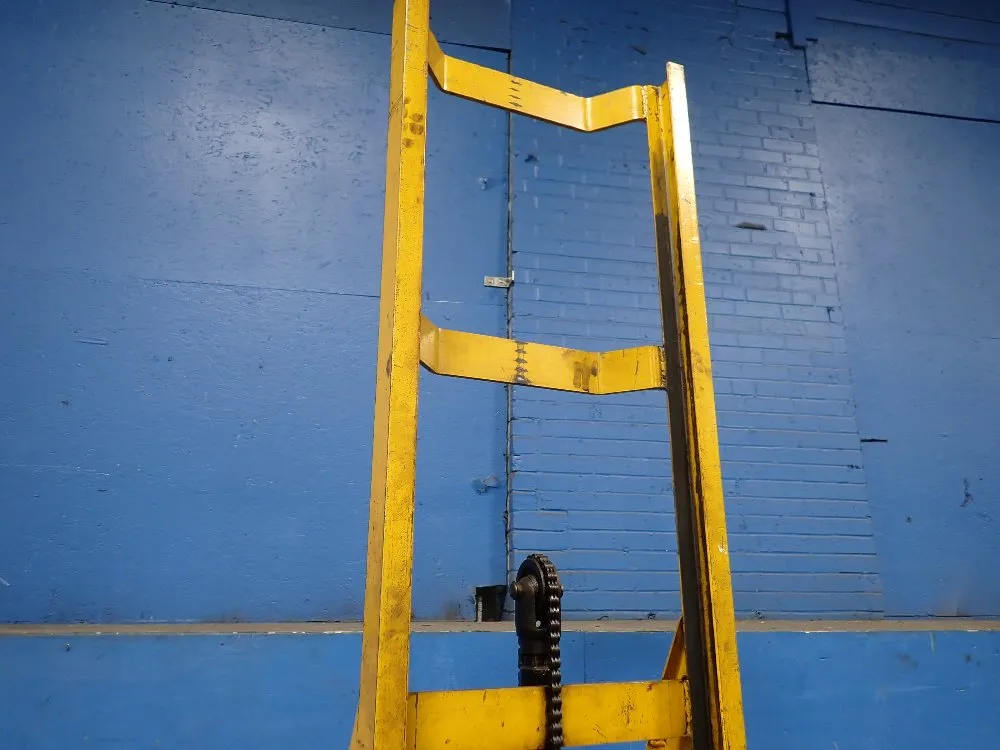 Big Joe Straddle Lift