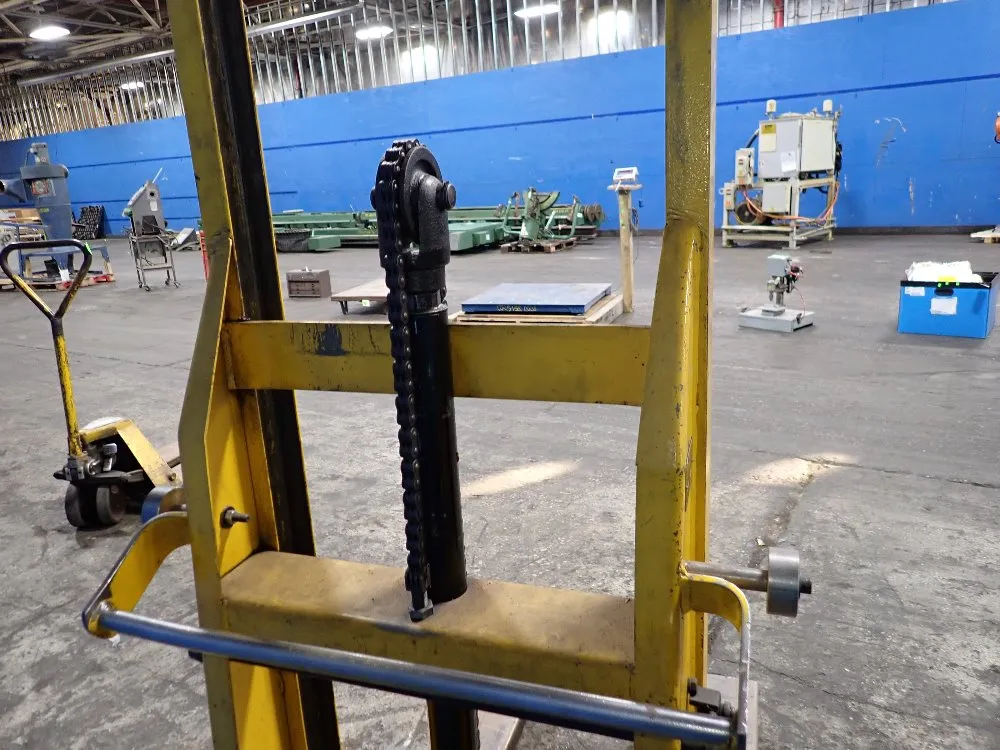 Big Joe Straddle Lift