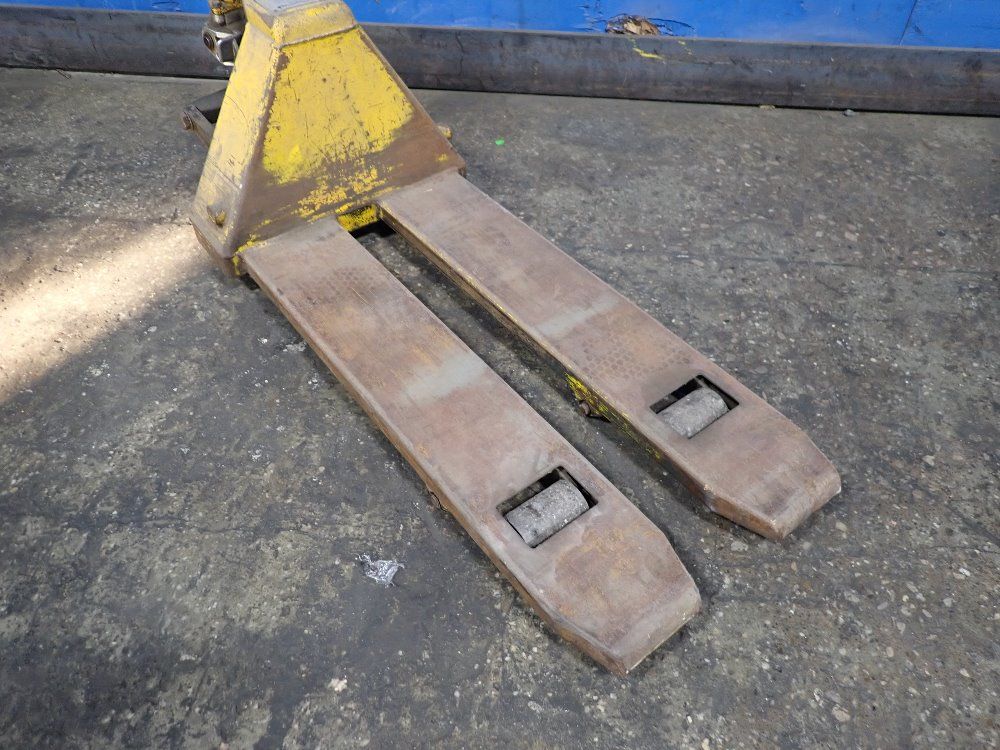  Pallet Jack