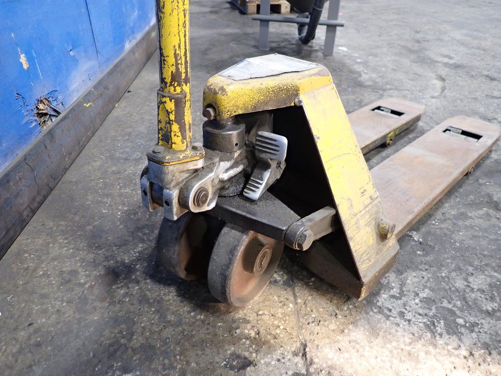  Pallet Jack