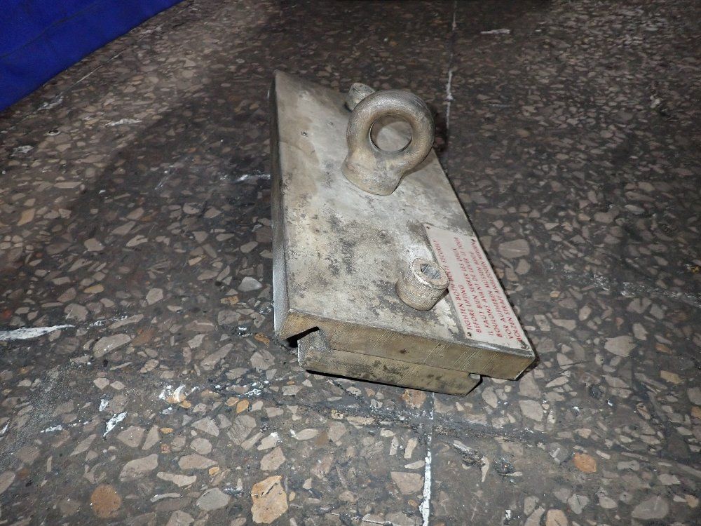  Lifting Mount