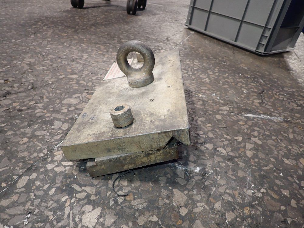  Lifting Mount