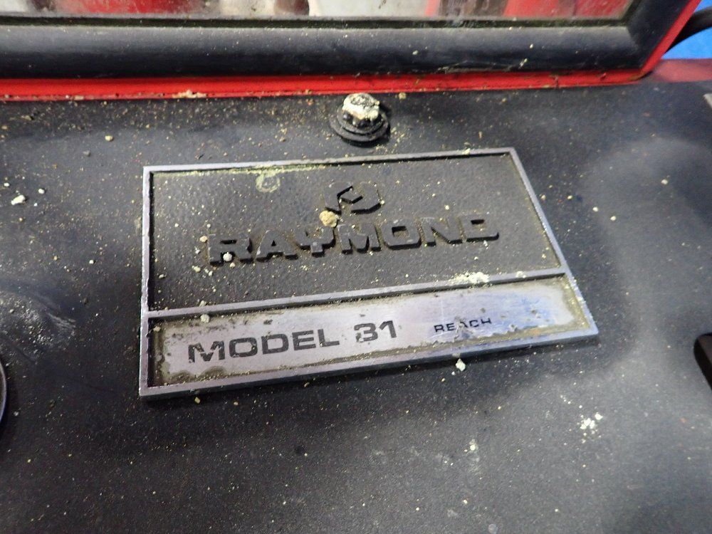 Raymond Raymond 31r40tn Electric Reach Battery Changing Lift