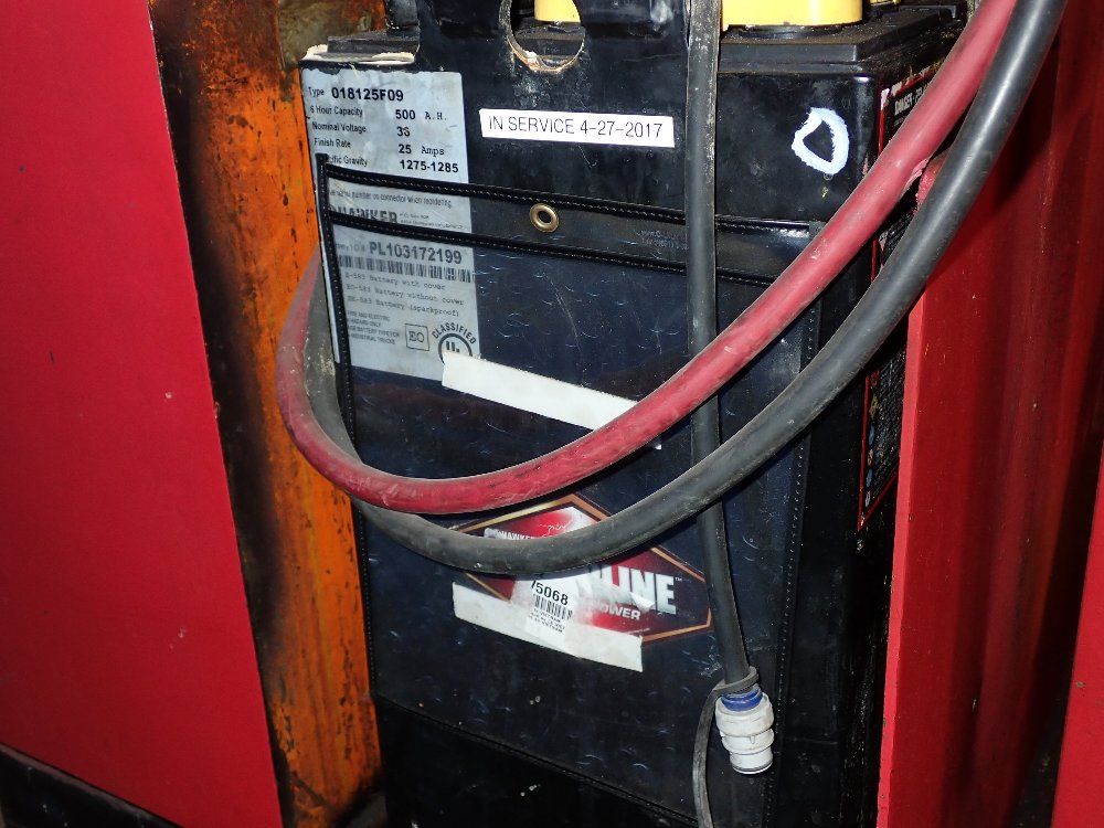 Raymond Raymond 31r40tn Electric Reach Battery Changing Lift