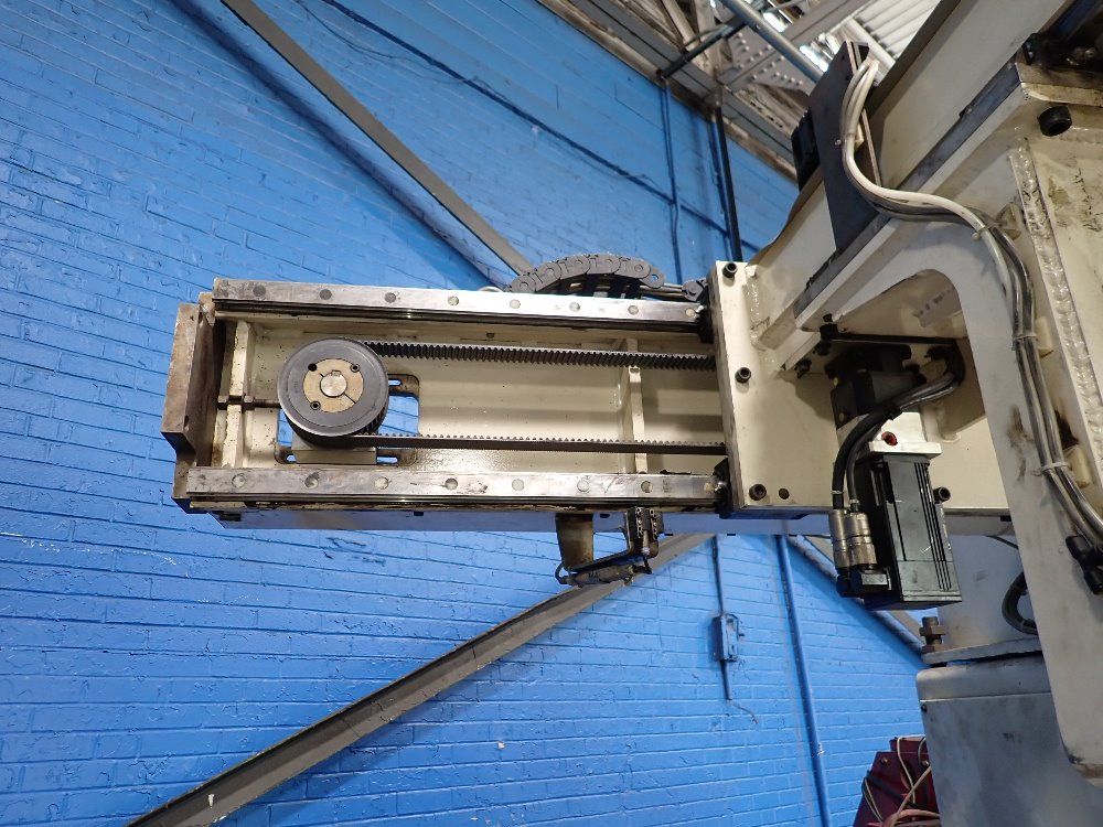 Latour 1995 Latour Robomac 310 Wire Former