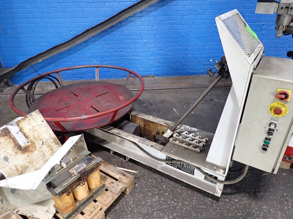 Latour 1995 Latour Robomac 310 Wire Former
