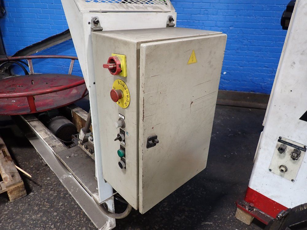 Latour 1995 Latour Robomac 310 Wire Former