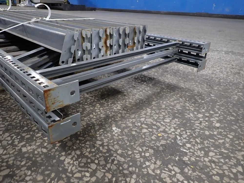  Pallet Racking Lot