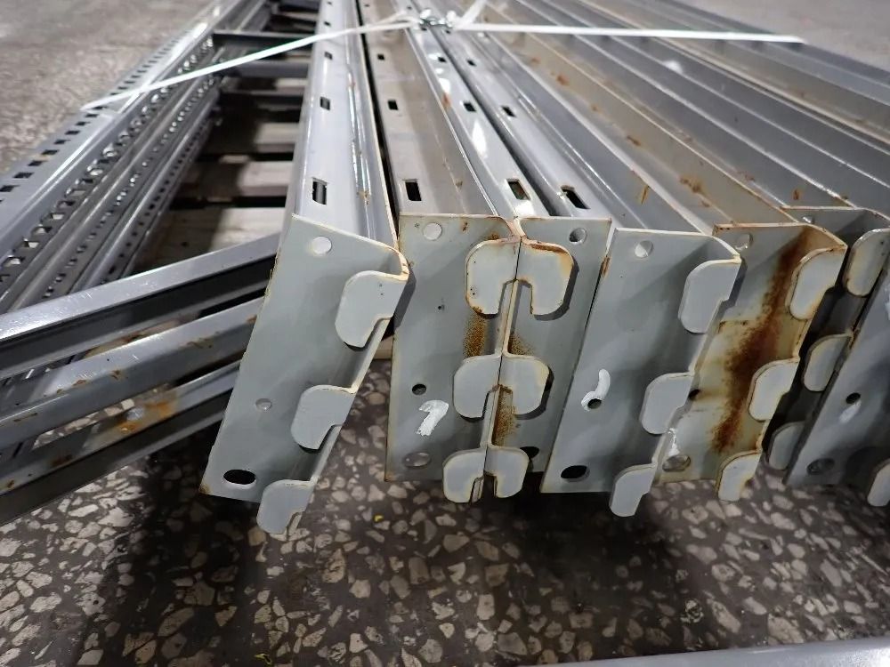  Pallet Racking Lot