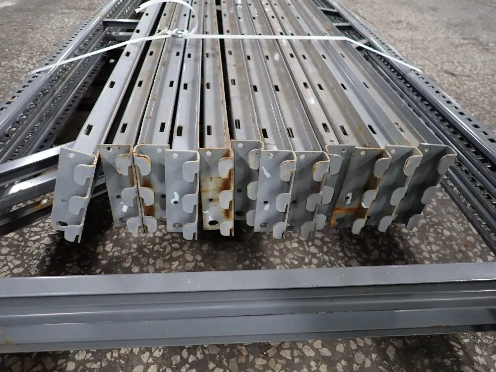  Pallet Racking Lot