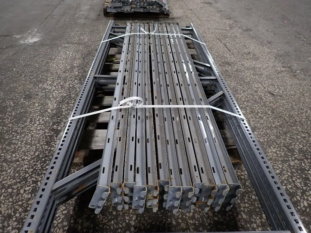  Pallet Racking Lot