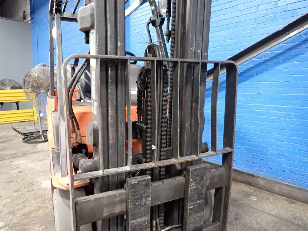 Caterpillar Caterpillar C6000 Propane Forkift