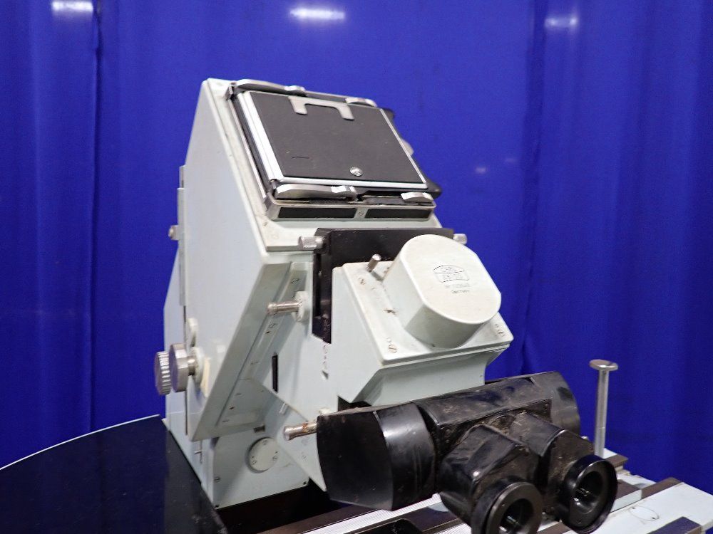 Cari Zeiss Microscope