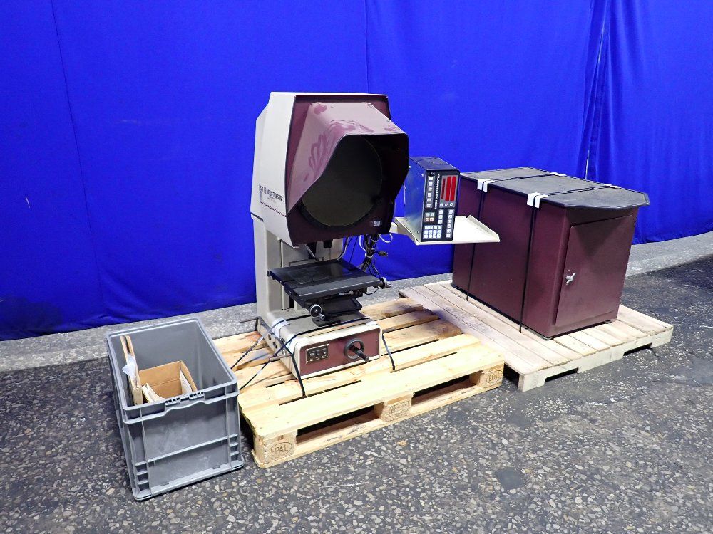 OPTICAL COMPARATOR