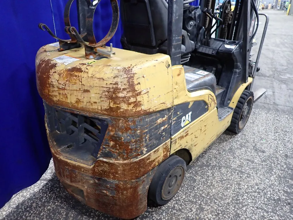 Caterpillar C6000 Propane Forklift - C6000