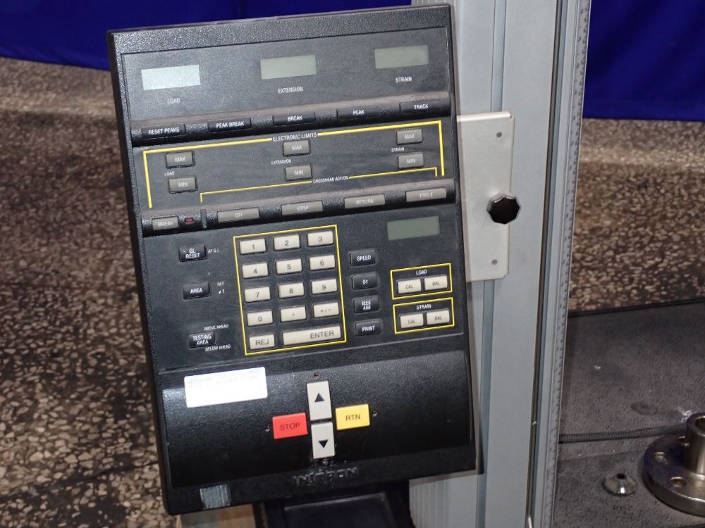 Instron Instron 4469 Universal Testing Machine