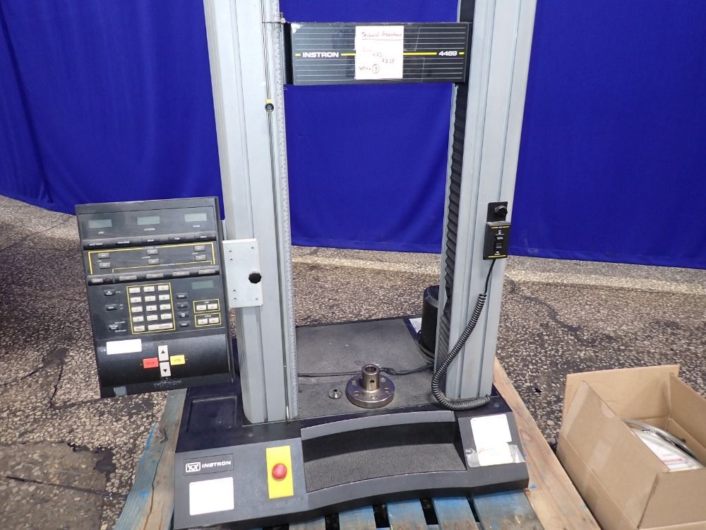 Instron Instron 4469 Universal Testing Machine