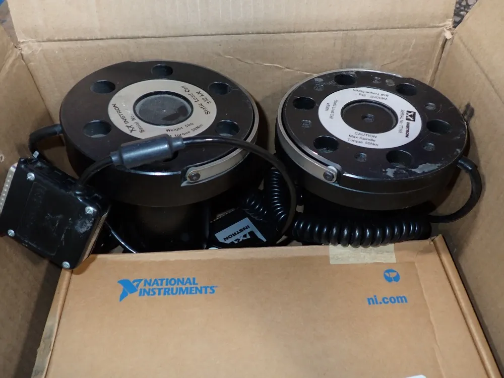 Instron Instron 4469 Universal Testing Machine