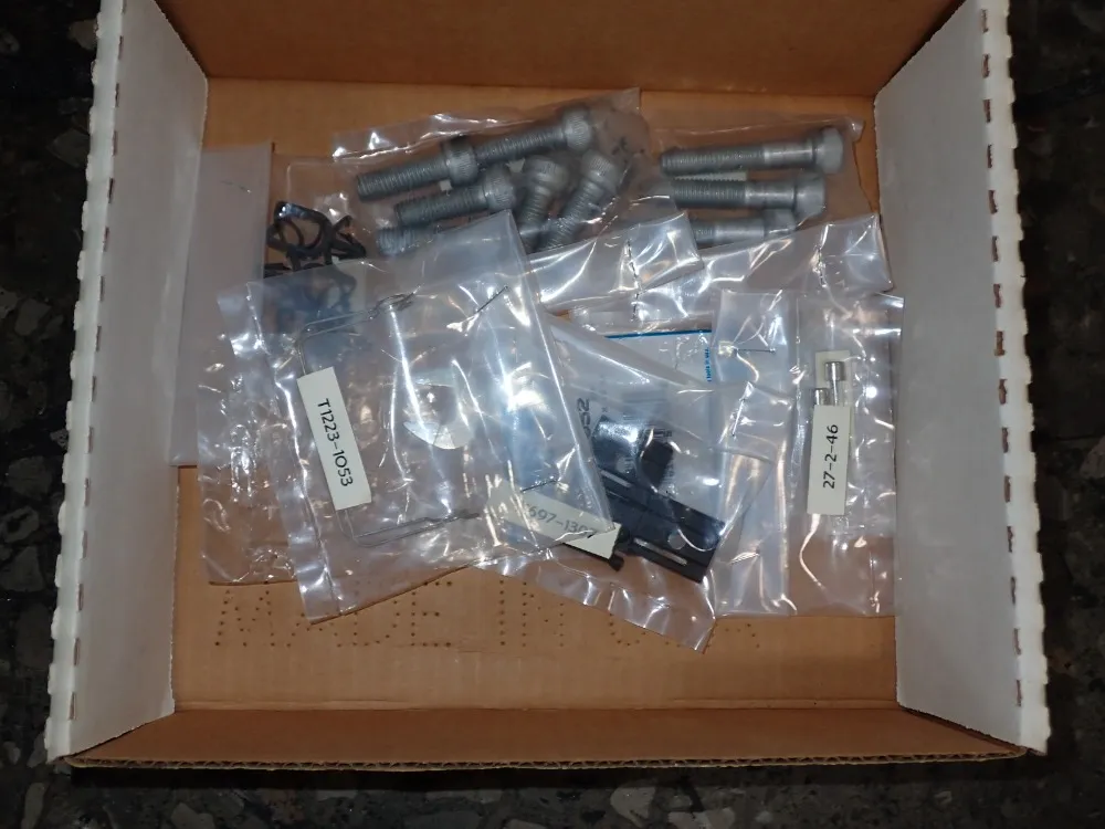 Instron Instron 4469 Universal Testing Machine