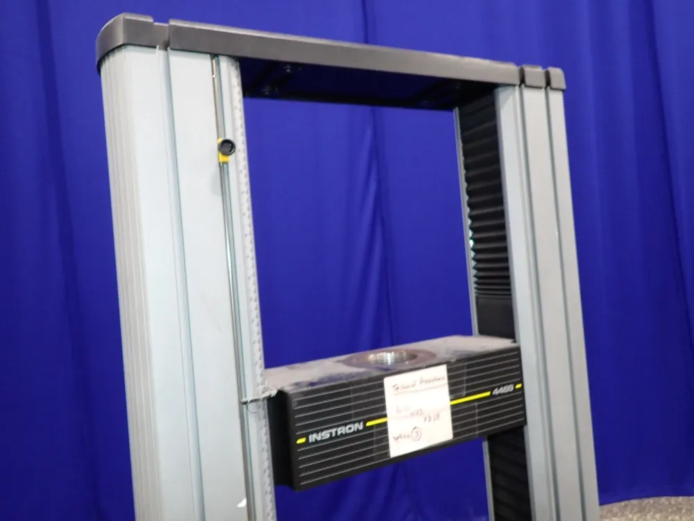 Instron Instron 4469 Universal Testing Machine