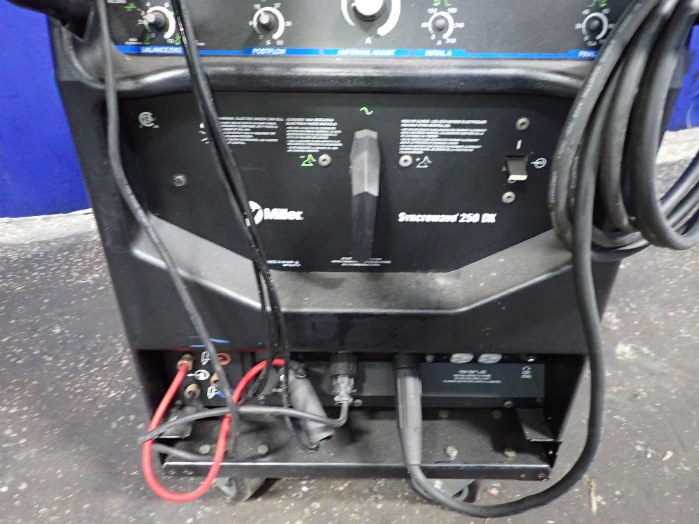 Miller 250 Amp Syncrowave 250 Dx Welder - Syncrowave 250 Dx