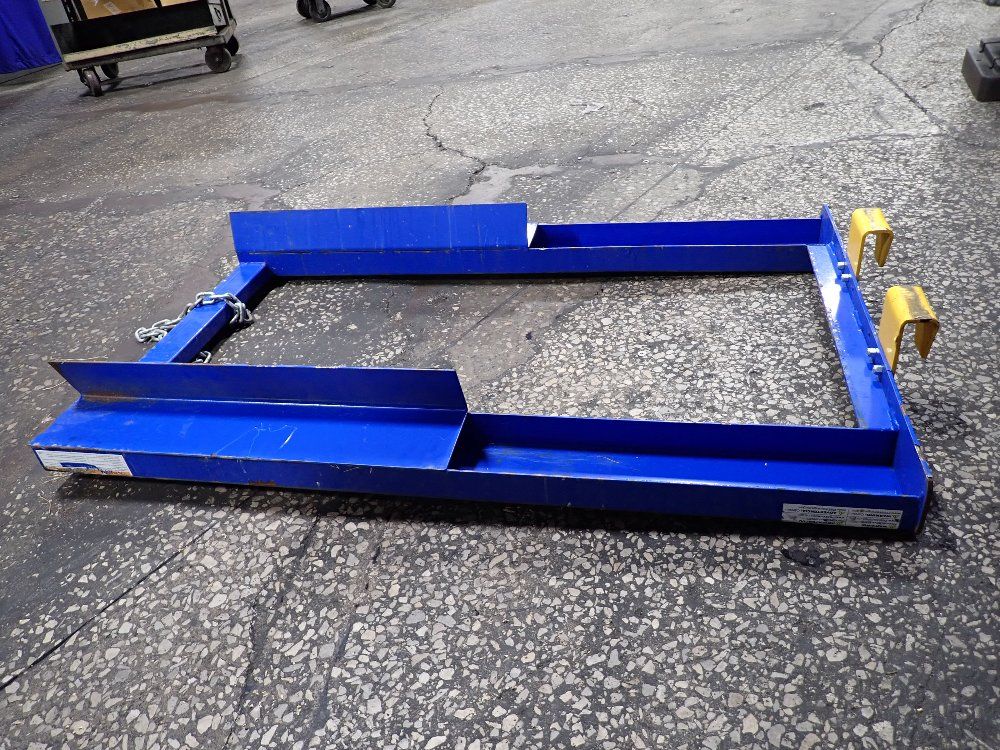  Fork Mounted Trash Can Dumper