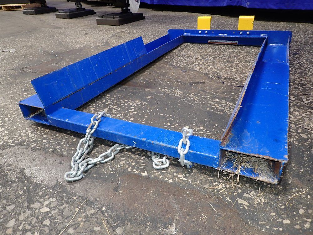  Fork Mounted Trash Can Dumper