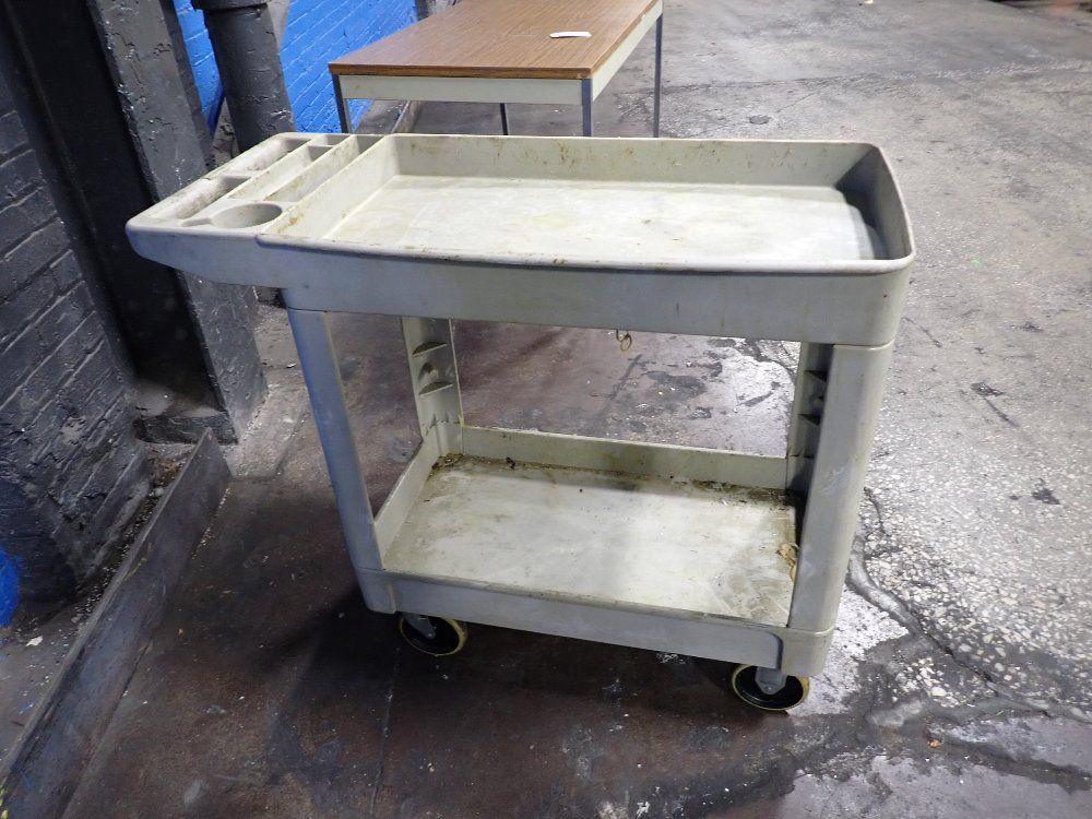 31" X 18" X 33" Cart