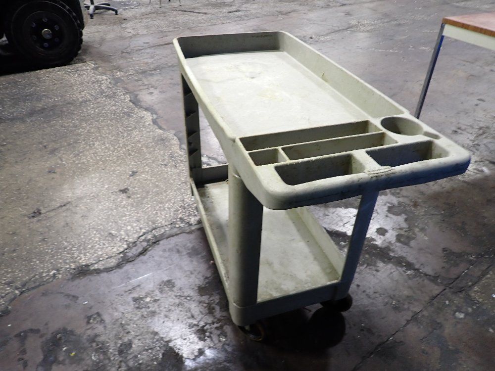 31" X 18" X 33" Cart