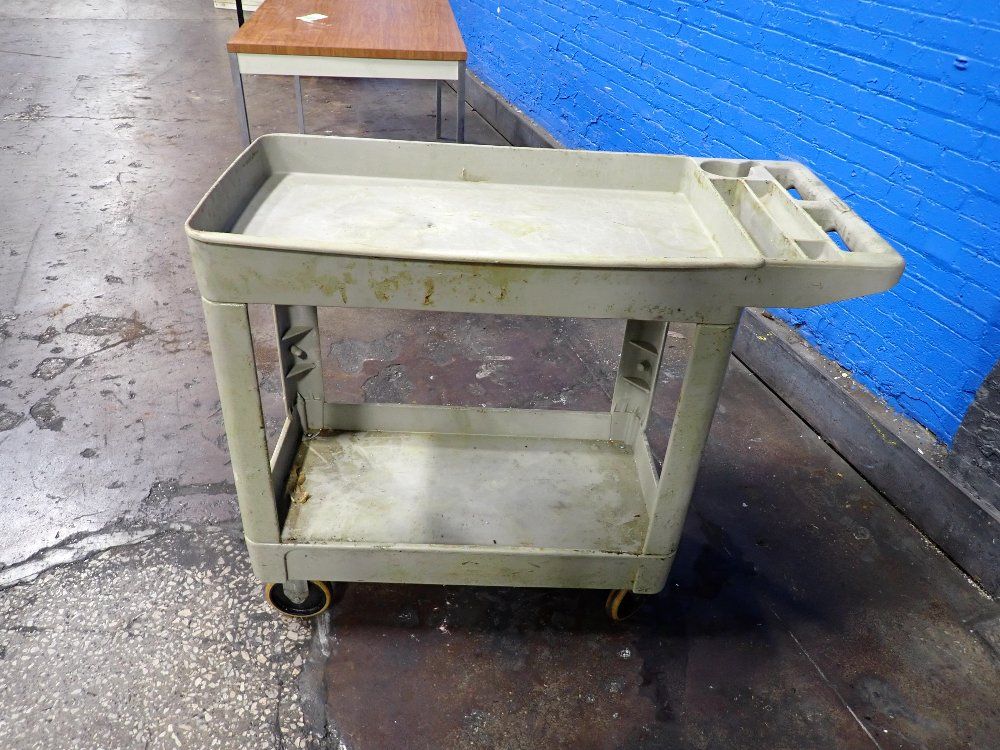 31" X 18" X 33" Cart