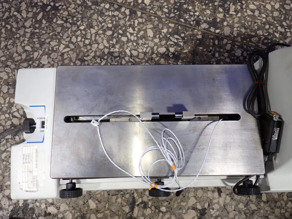 Pratt & Whitney 12" U307000 Bench Micrometer - U307000