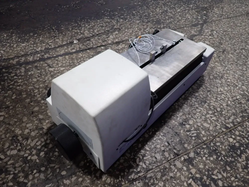 Pratt & Whitney 12" U307000 Bench Micrometer - U307000