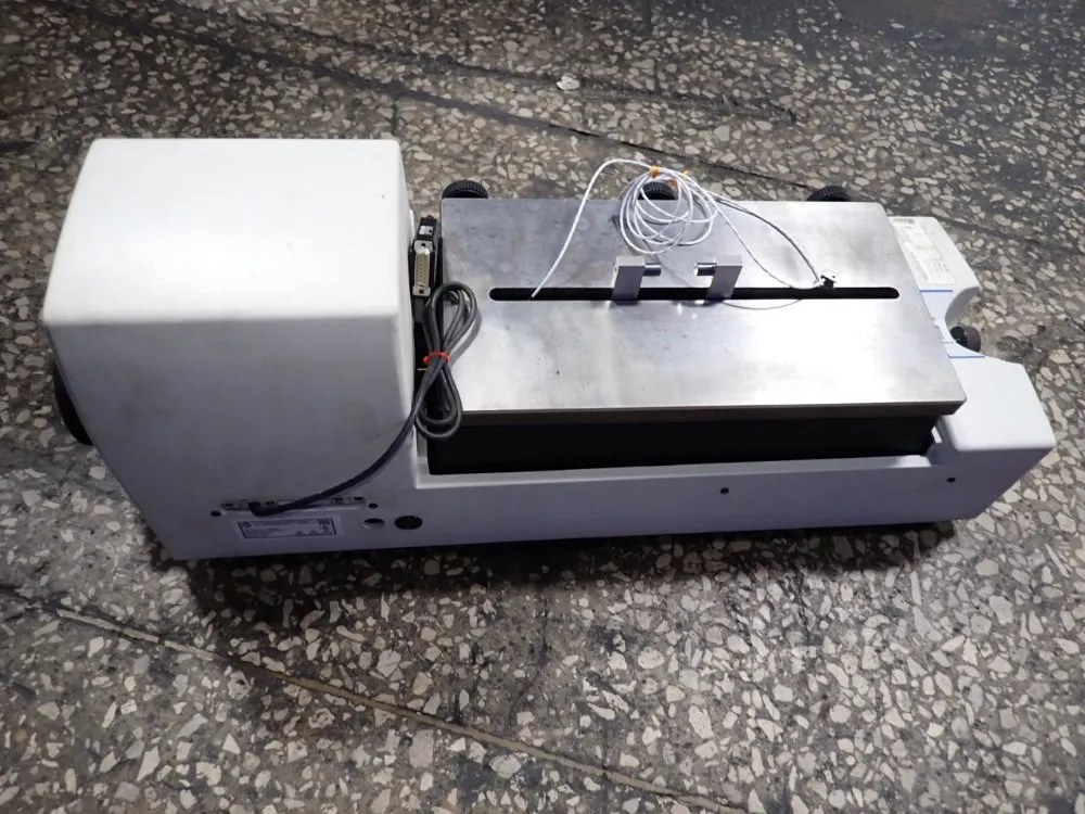 Pratt & Whitney 12" U307000 Bench Micrometer - U307000