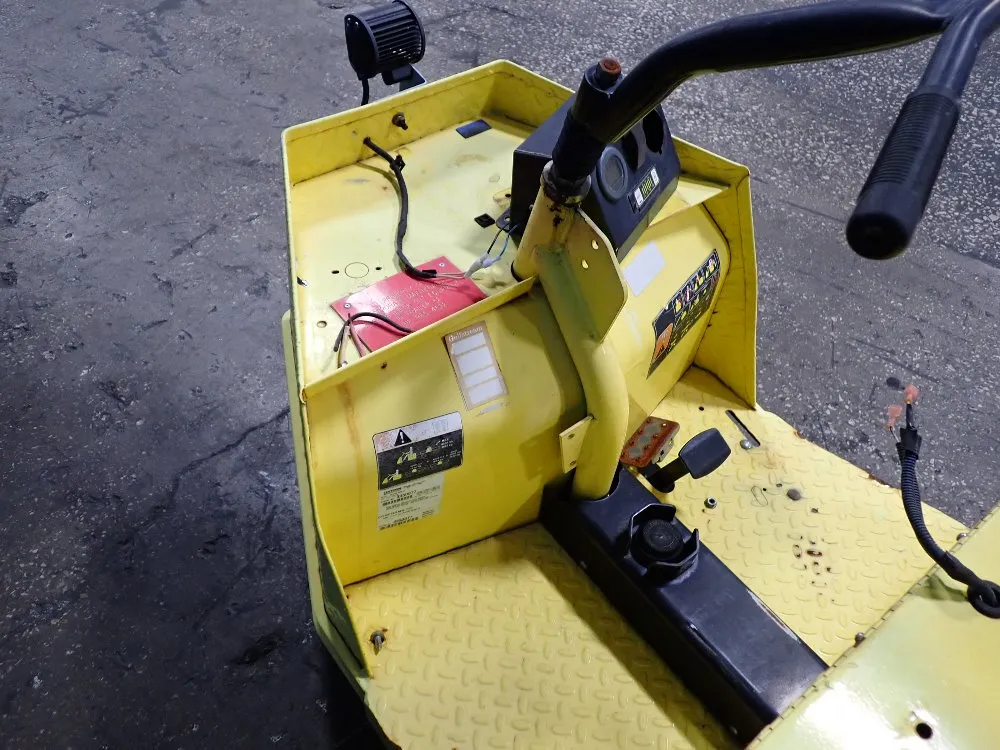 Cushman 650 Lbs Electric Tug Cart - Ac Tug Non Ul/662554g01