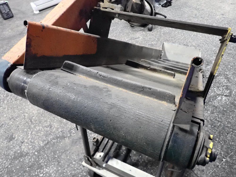 Hytrol Incline Belt Conveyor