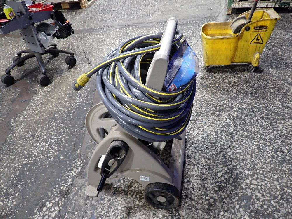 Suncast Hose Wreel