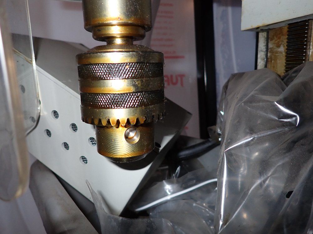 Klutch 4"x16" Table Vertical Mill - 49657