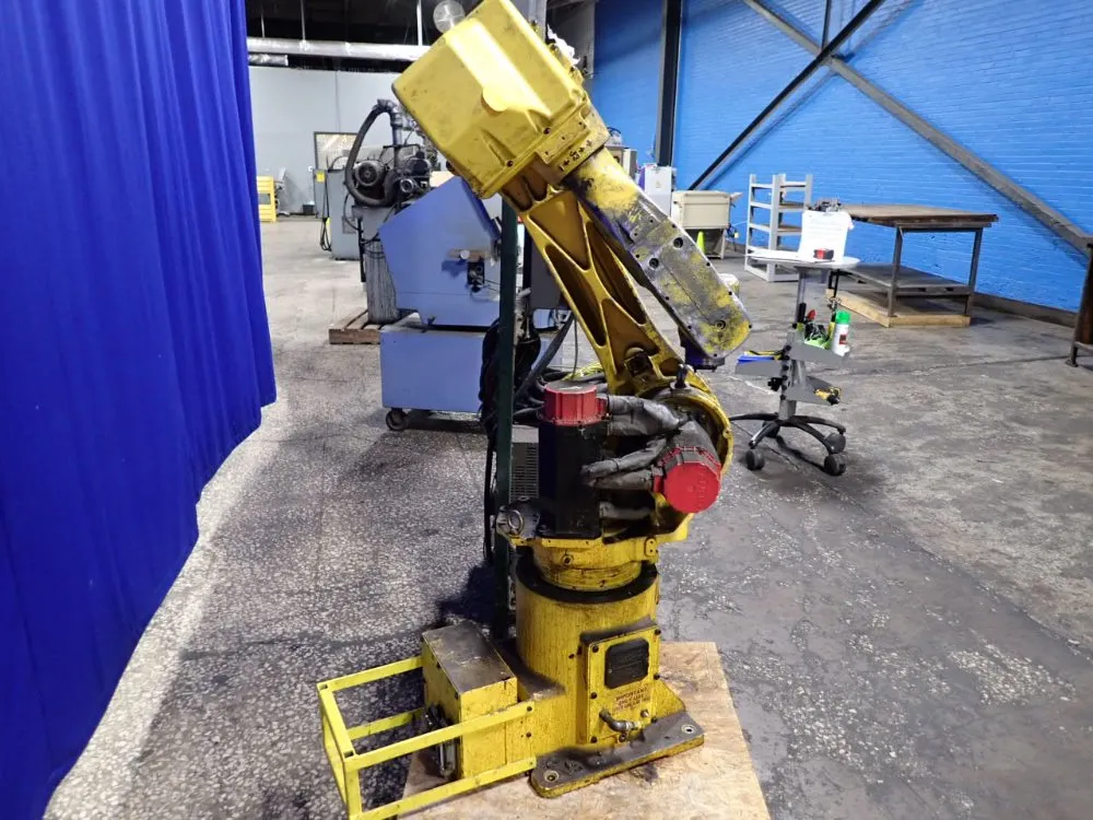 Fanuc 2001 Fanuc M16i Robot