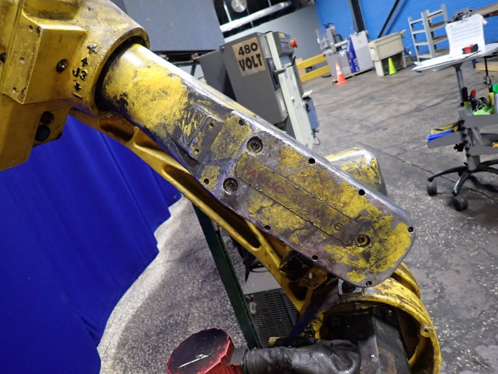 Fanuc 2001 Fanuc M16i Robot